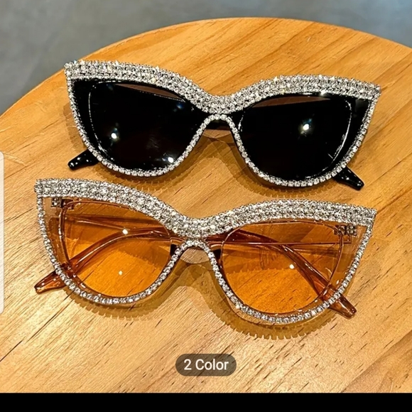 Glossy Flossy Bling - Picture 3 of 4